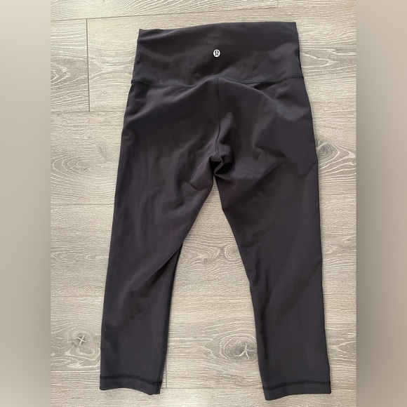 Lululemon black leggings size 6 - Picture 6 of 6